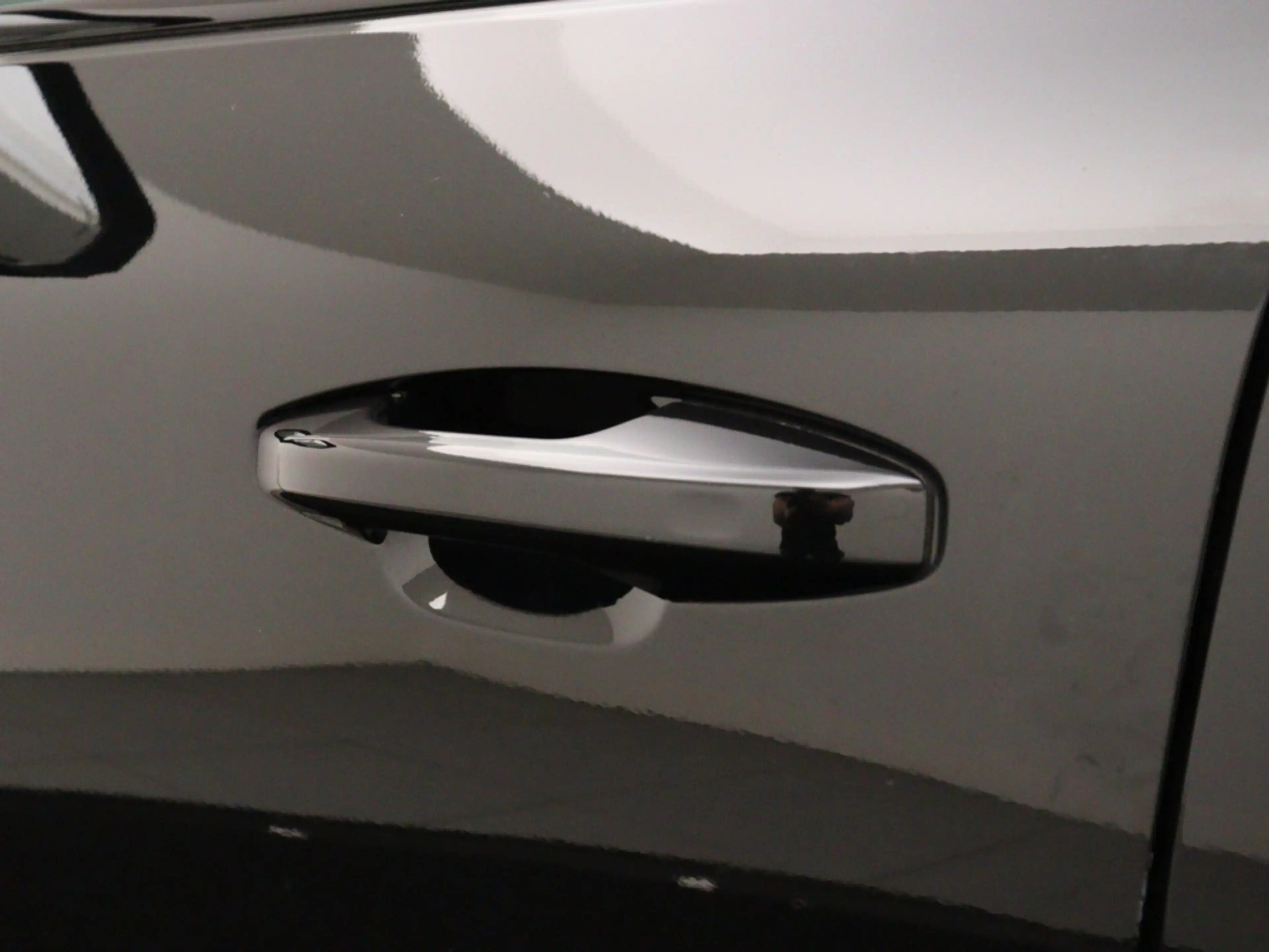 Volvo EX40 EXTENDED RANGE BLACK EDITION ULTRA 20INCH TREKHAAK — photo 9