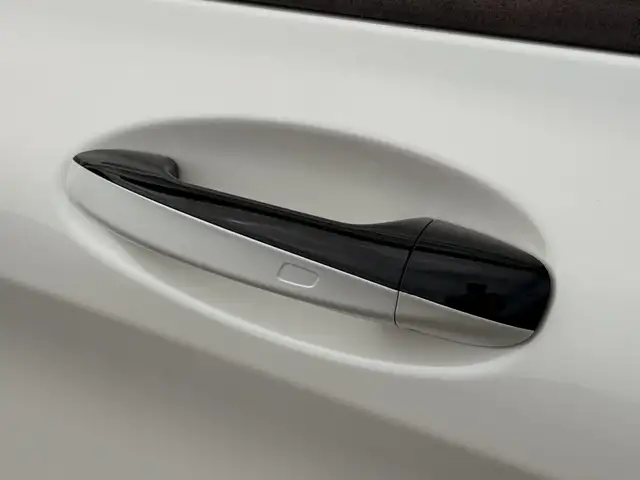 Mercedes-Benz C-Class view 9
