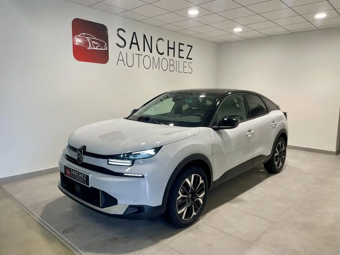 Citroen C4 III (2) 1.2 HYBRID 145 DCS6 MAX Blanc - 1