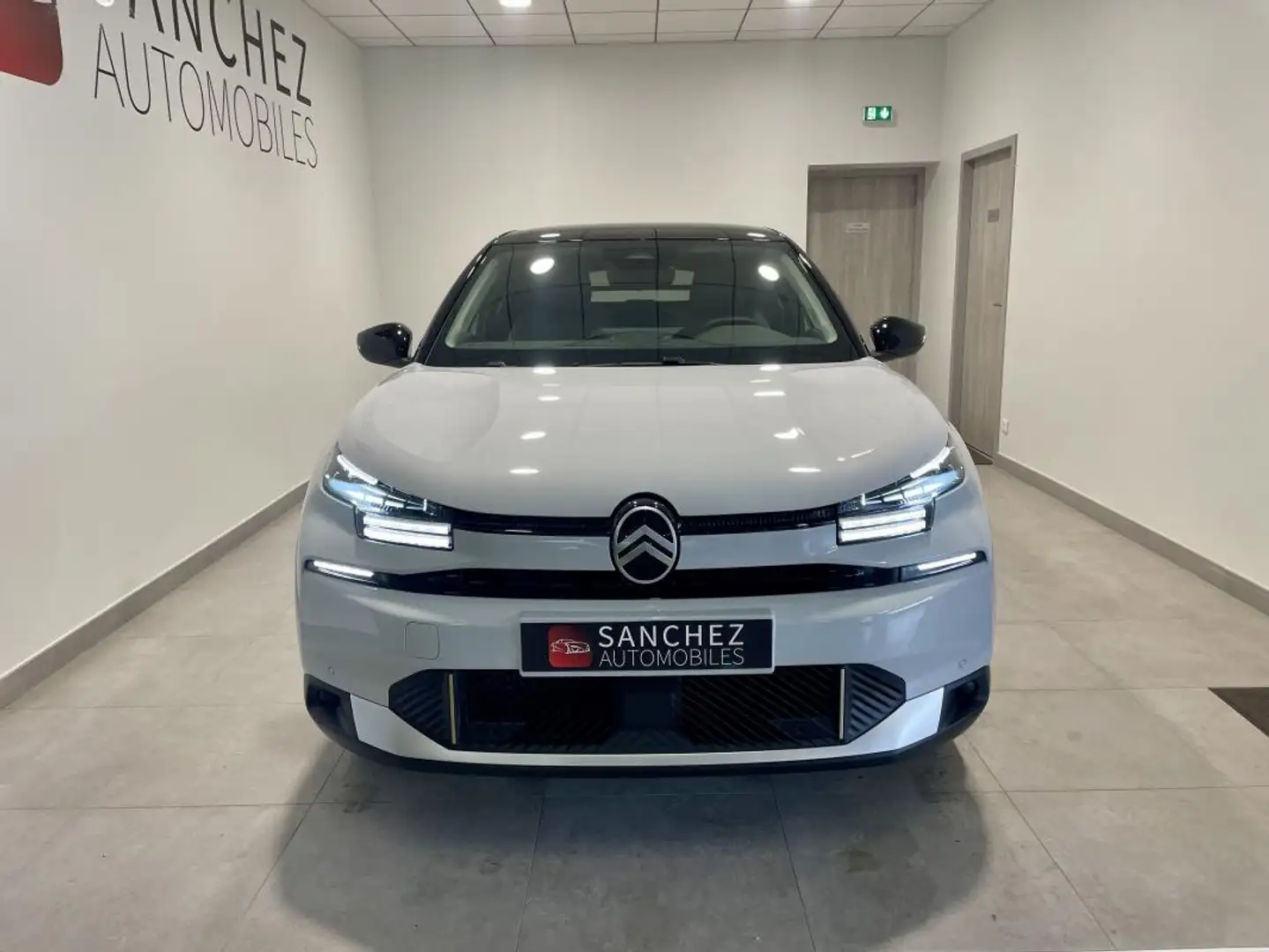 Citroen C4 III (2) 1.2 HYBRID 145 DCS6 MAX Blanc - 2