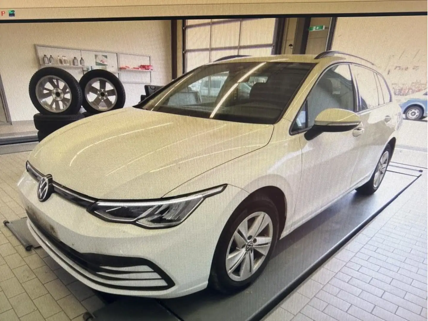 Volkswagen Golf VIII Var. DSG COMFORTLINE*NAVI*PDC*ViCo*LED Blanc - 1