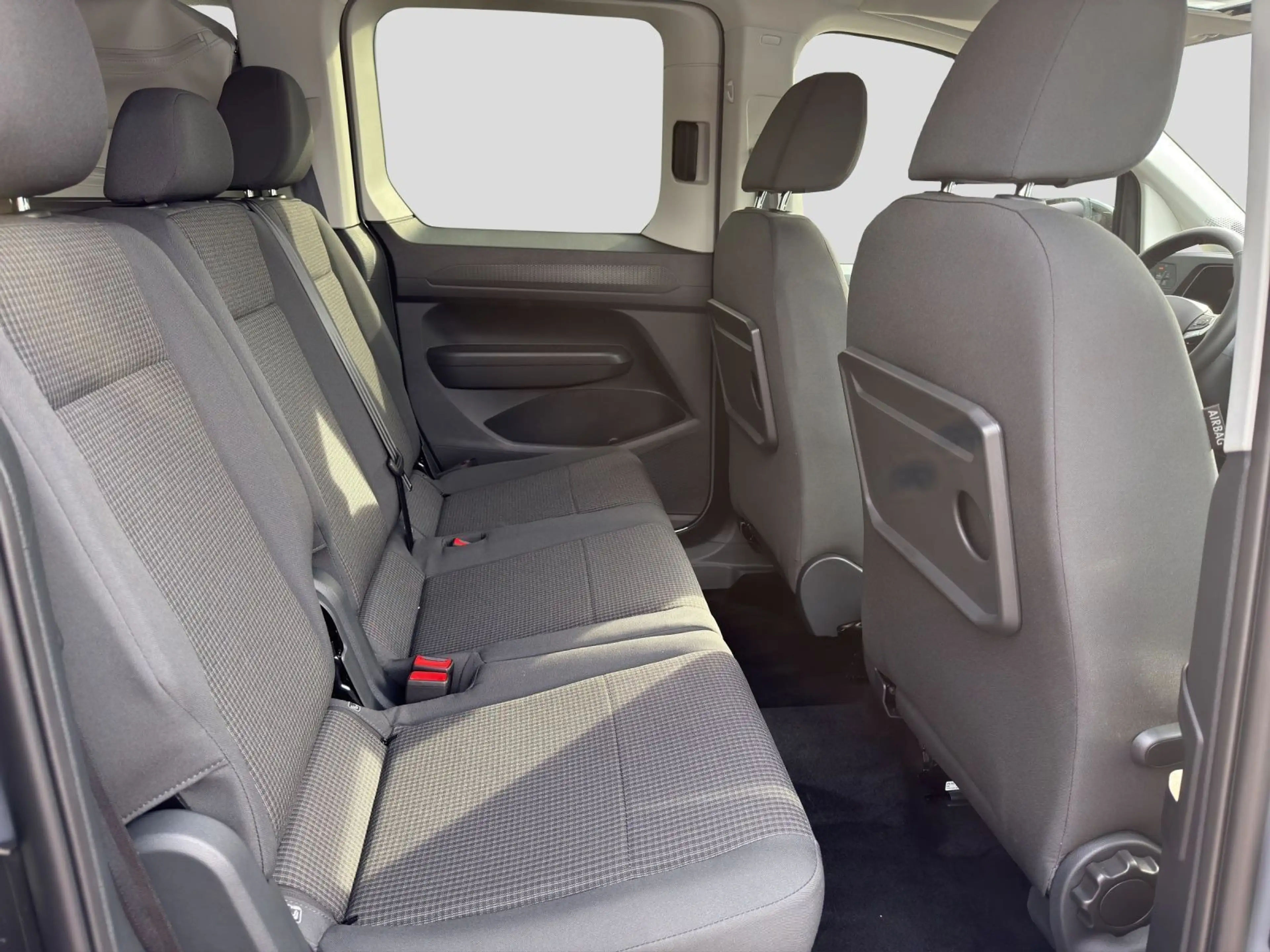 Volkswagen Caddy 1.5 TSI UPE 43.083€ GJR Klima P — photo 6
