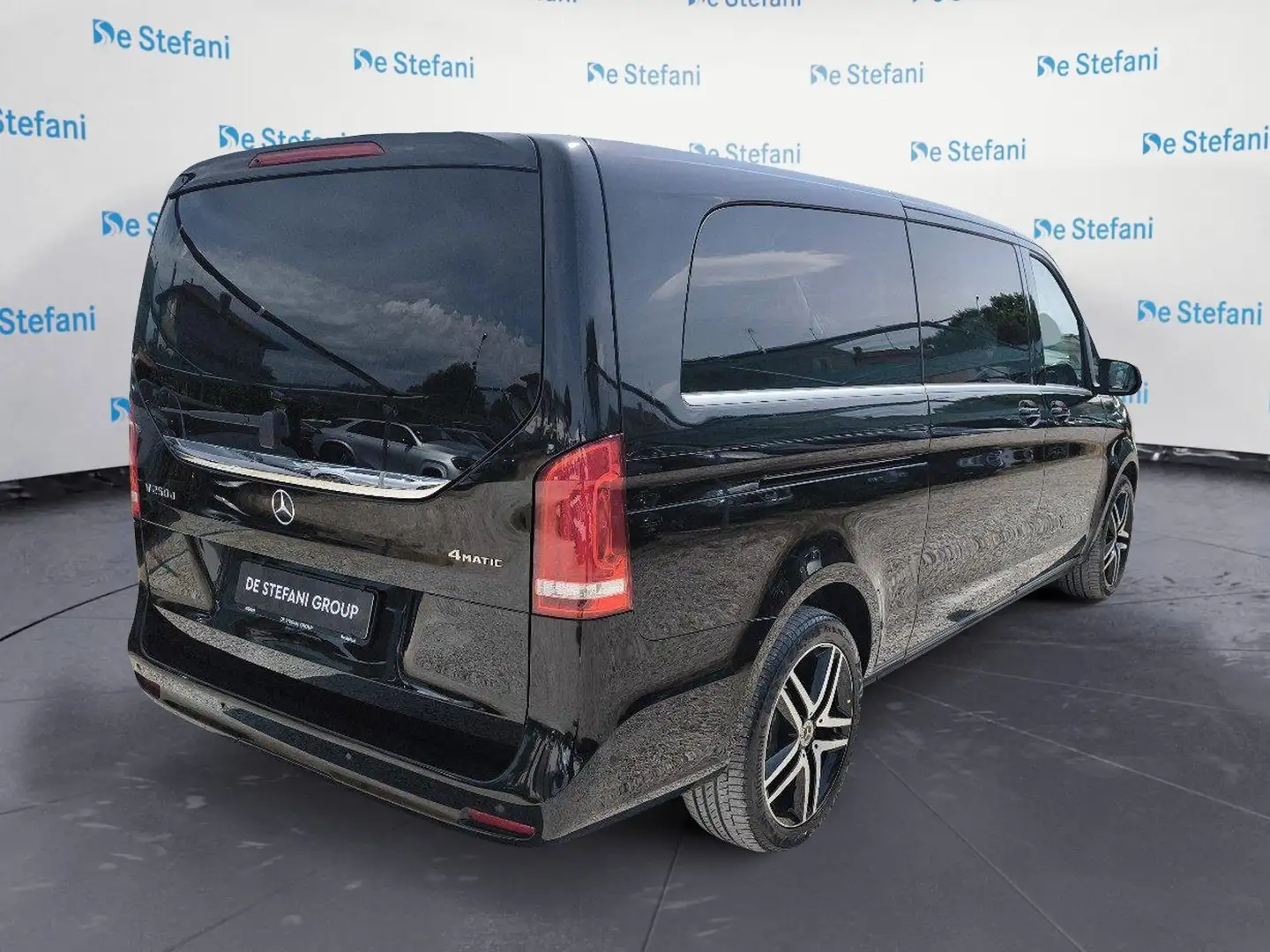 Mercedes-Benz V 250 V 250 d 4Matic Premium ExtraLong Černá - 2