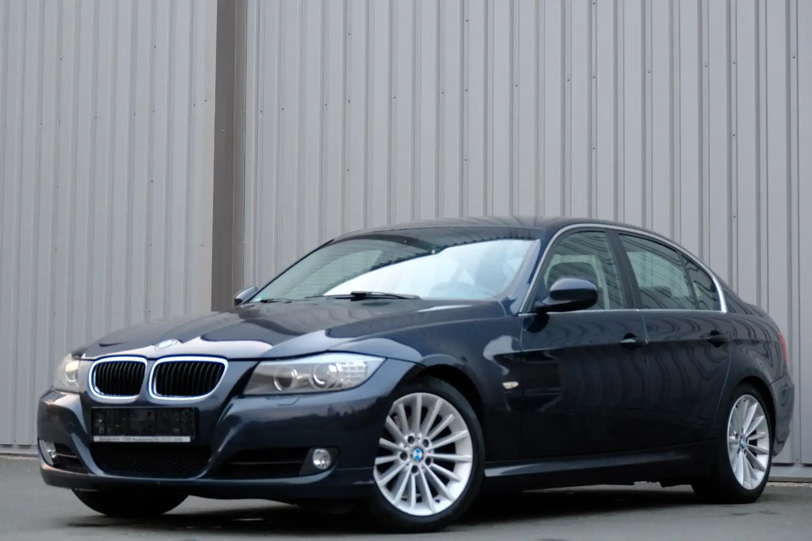 BMW 325 i Lim. Xenon/AHK/Klimaaut, Blau - 1