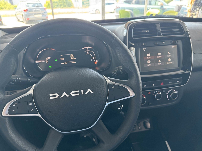 Dacia Spring Electric mit CCS-Lader und Kamera — photo 9