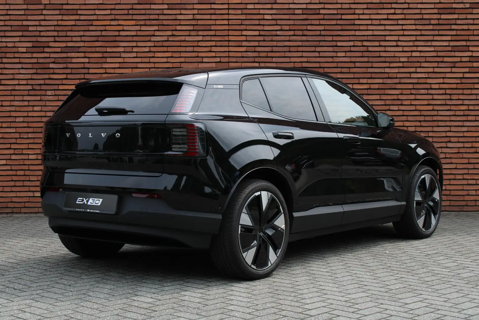 Volvo EX30 Single Motor Extended Range Ultra 69 kWh | Panoram Noir - 2