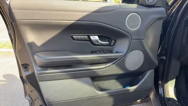 Land Rover Range Rover Evoque view 7