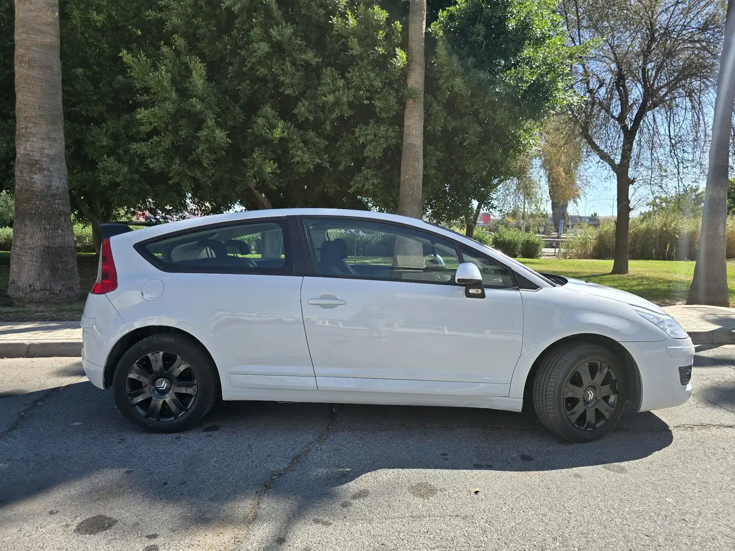 Citroen C4 1.6HDI Exclusive+ 110 FAP - 2