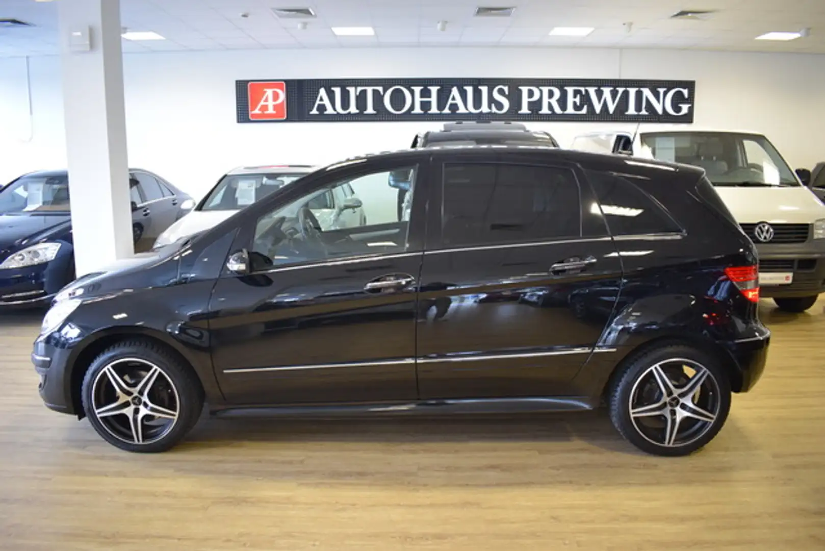 Mercedes-Benz B 200 Turbo SPORTPAK/NAVI/Bi-XENON/MTL.RATE 71,- Negro - 2