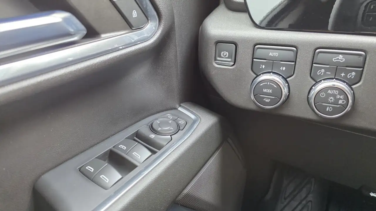 GMC Sierra 1500 photo GMC Sierra 1500