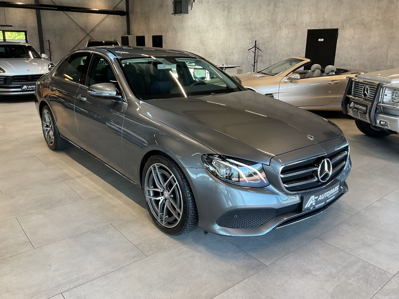 Mercedes-Benz E 220 d Leder Navi LED 19" AMG Felgen — photo 2