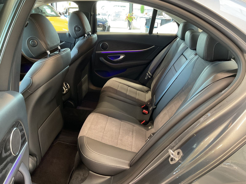 Mercedes-Benz E 220 d Leder Navi LED 19" AMG Felgen — photo 11