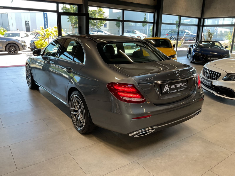 Mercedes-Benz E 220 d Leder Navi LED 19" AMG Felgen — photo 5