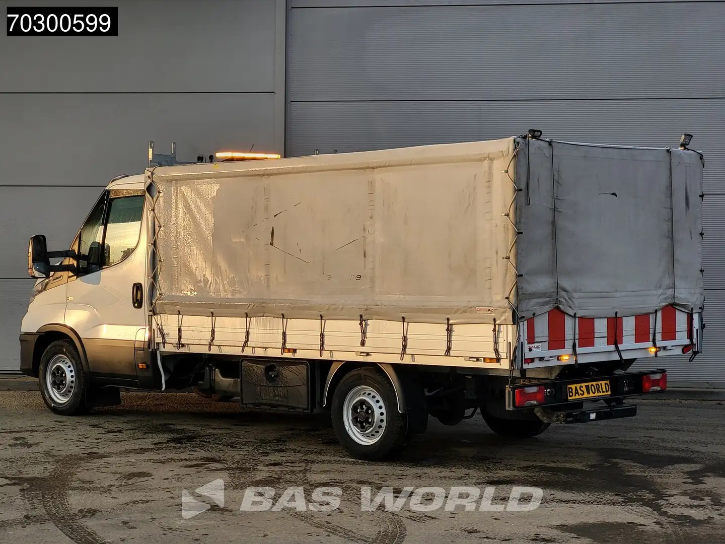 Iveco Daily 35S16 Automaat Open Laadbak 3,5t Trekhaak ACC Airc Wit - 2