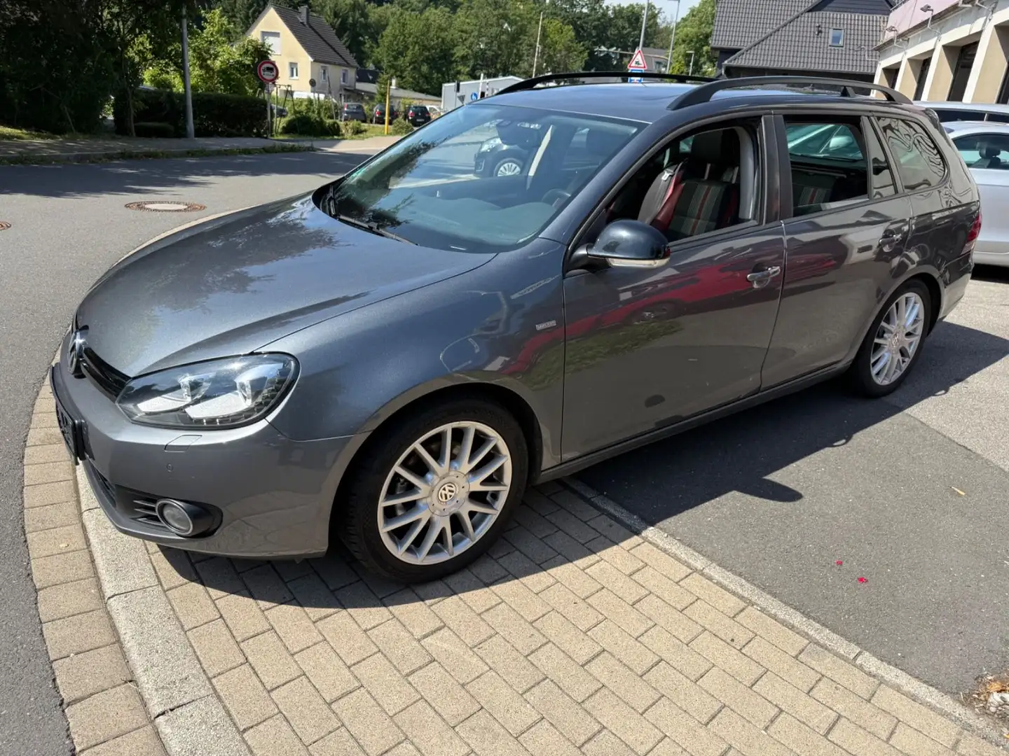 Volkswagen Golf VI Variant Match Klimaau.,Pano,SHZ,PDC,1.Ha Grau - 1