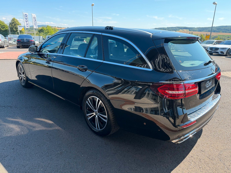 Mercedes-Benz E 220 d T Avantgarde+RKamera+Leder+Taxi — photo 3