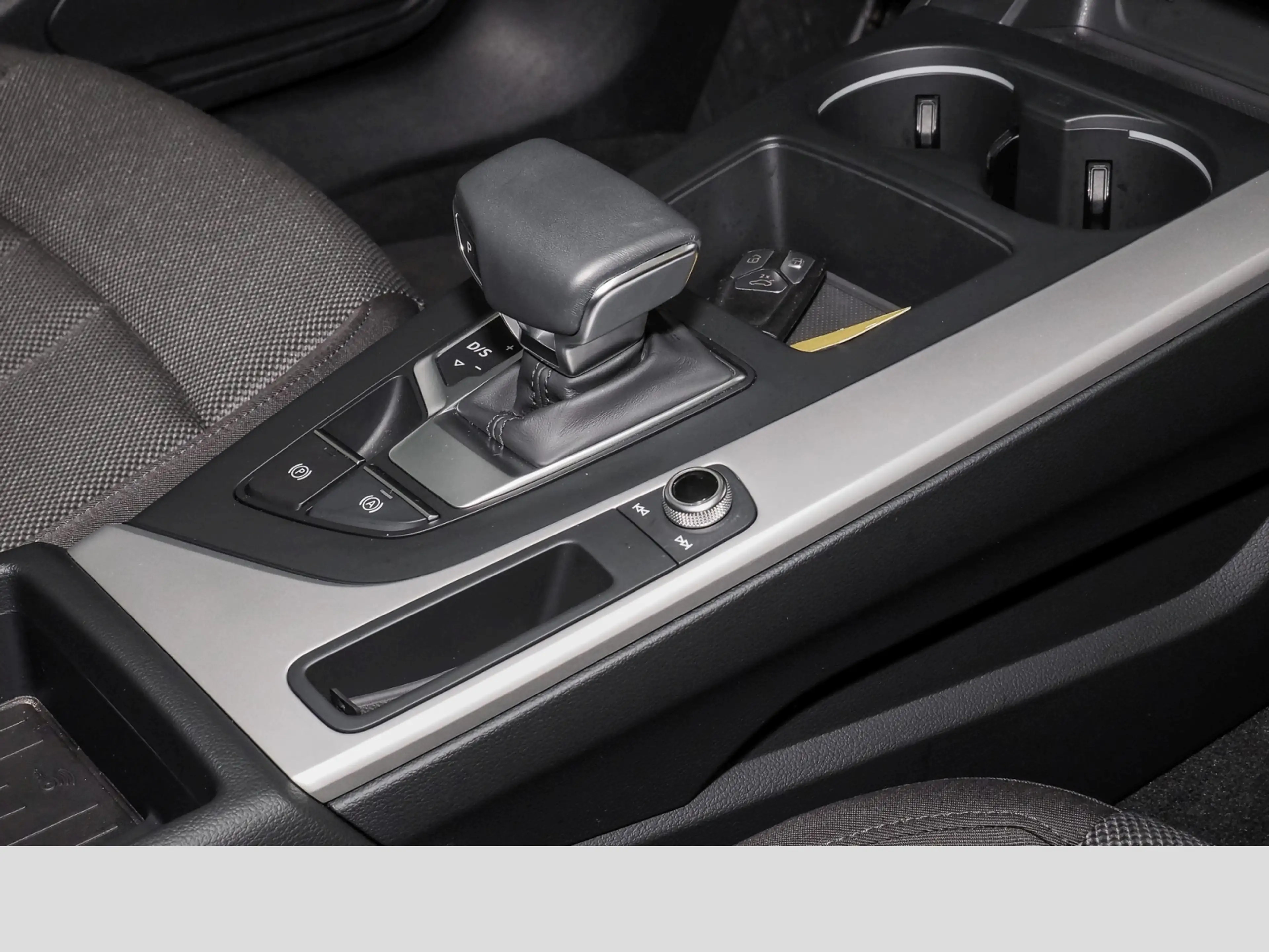Audi A4 S LINE 2.0 35 TDI MHEV — photo 8