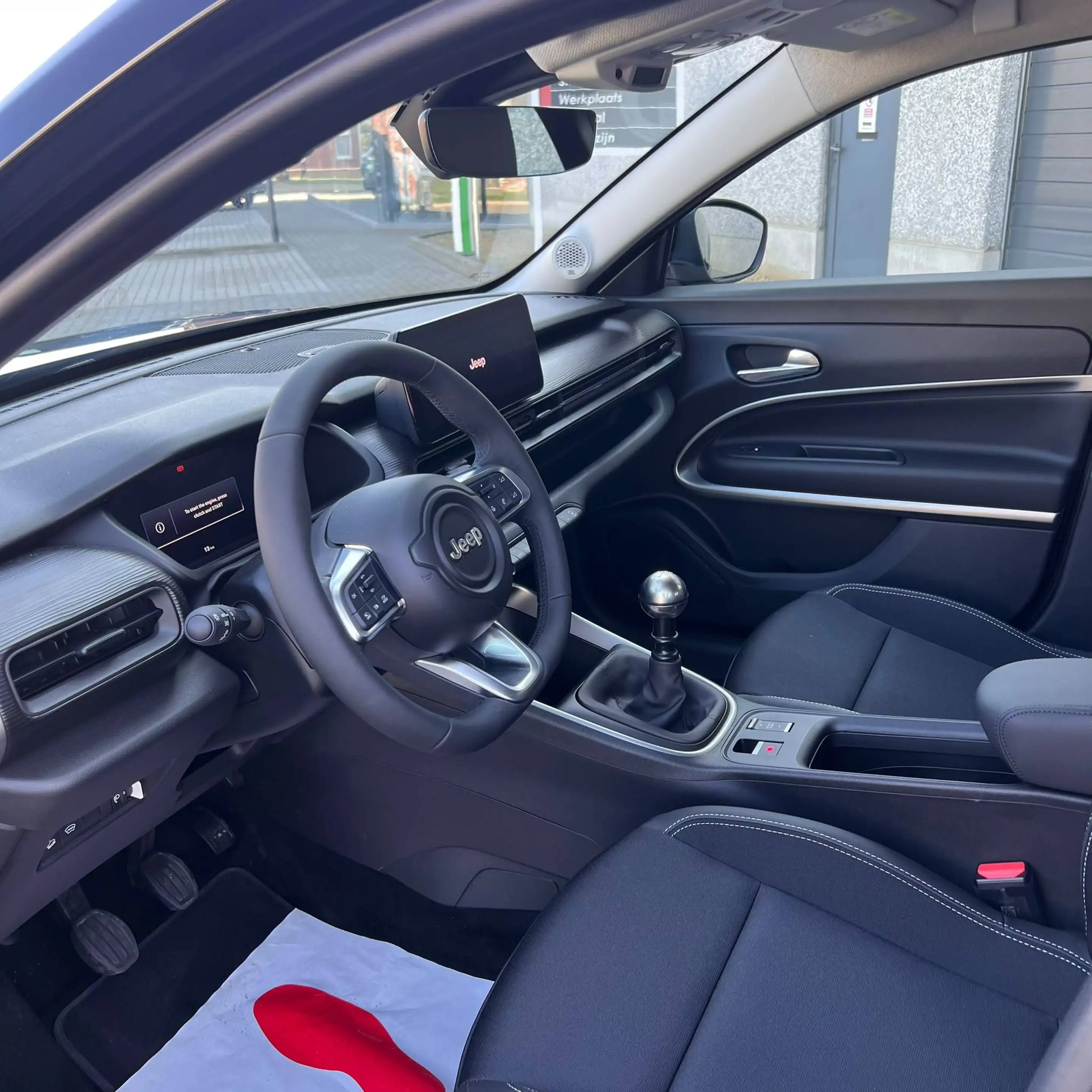 Jeep Avenger Altitude 1.2 — photo 8