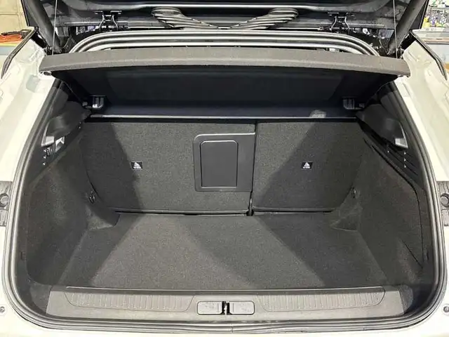 DS Automobiles DS 4 view 7