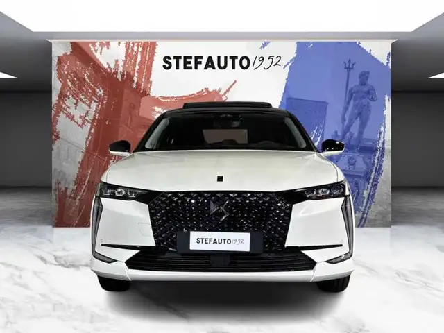 DS Automobiles DS 4 view 4
