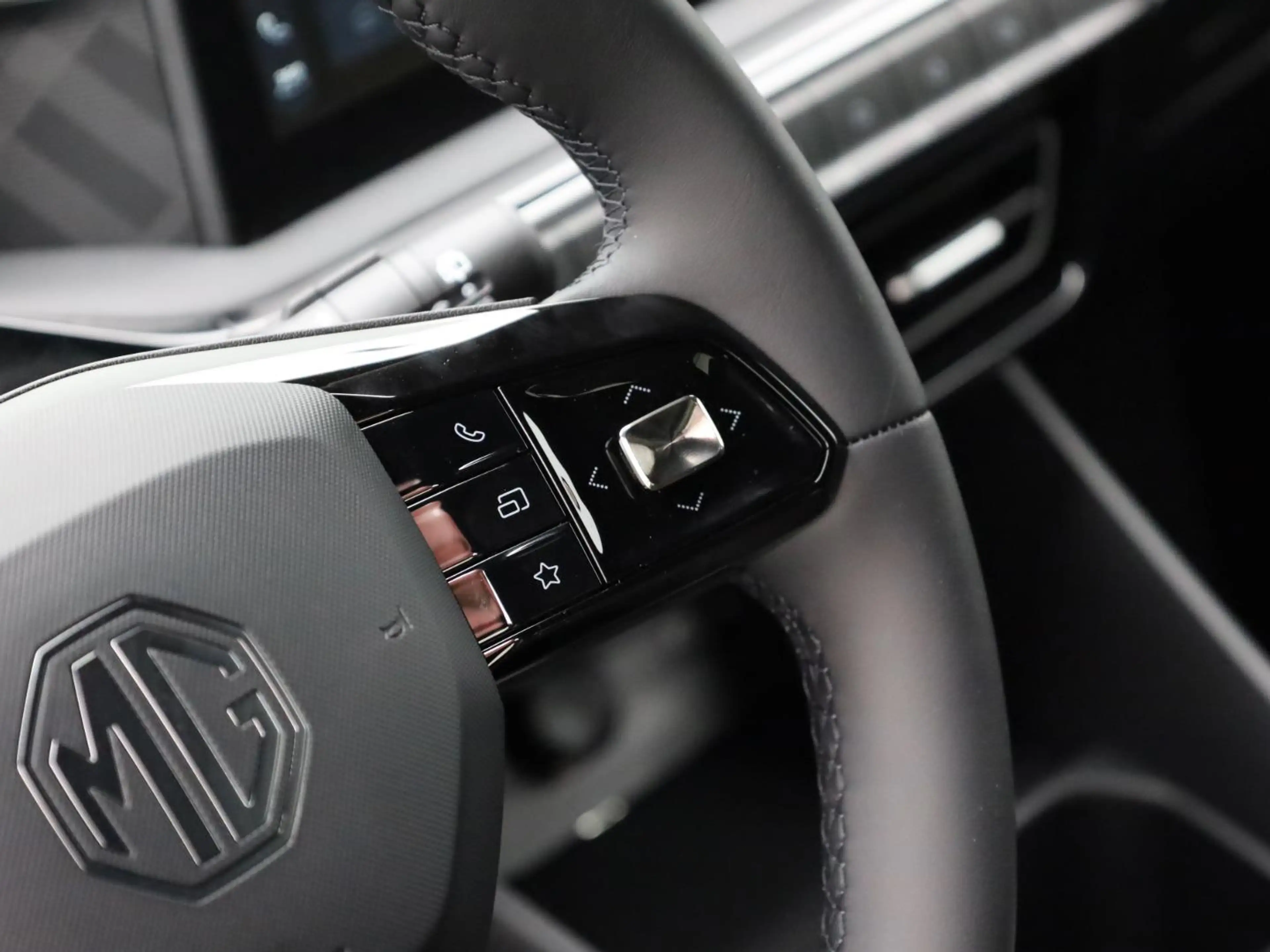 MG MG3 Luxury 1.5 Hybrid 194PS Automatik Sitzheizung L... — photo 19
