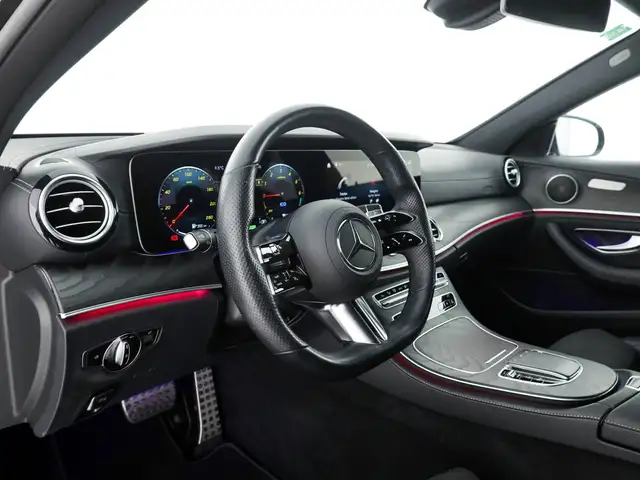 Mercedes-Benz E-Class view 11
