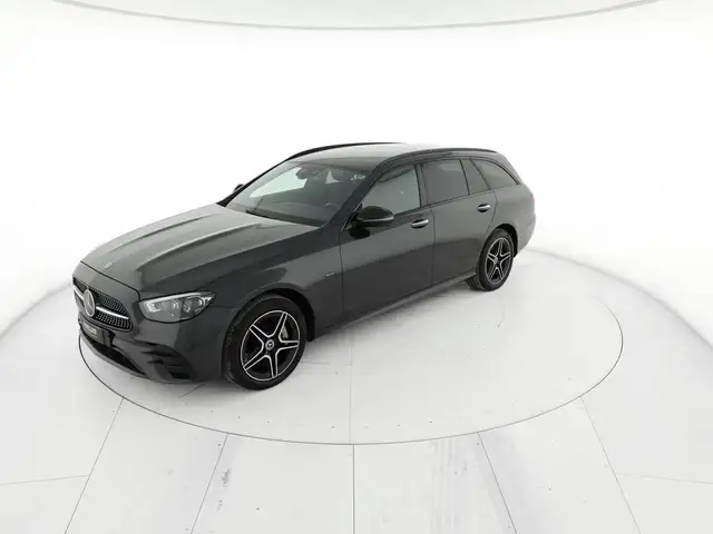 Mercedes-Benz E-Class view 2