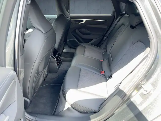 Audi A6 view 12