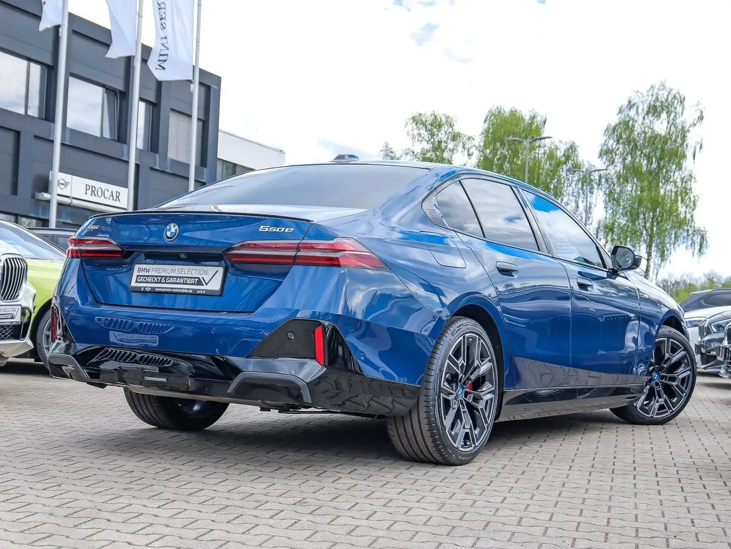 BMW 550 e xDrive M Sport HUD PANO ACC AHK 360°KAM LM Azul - 2