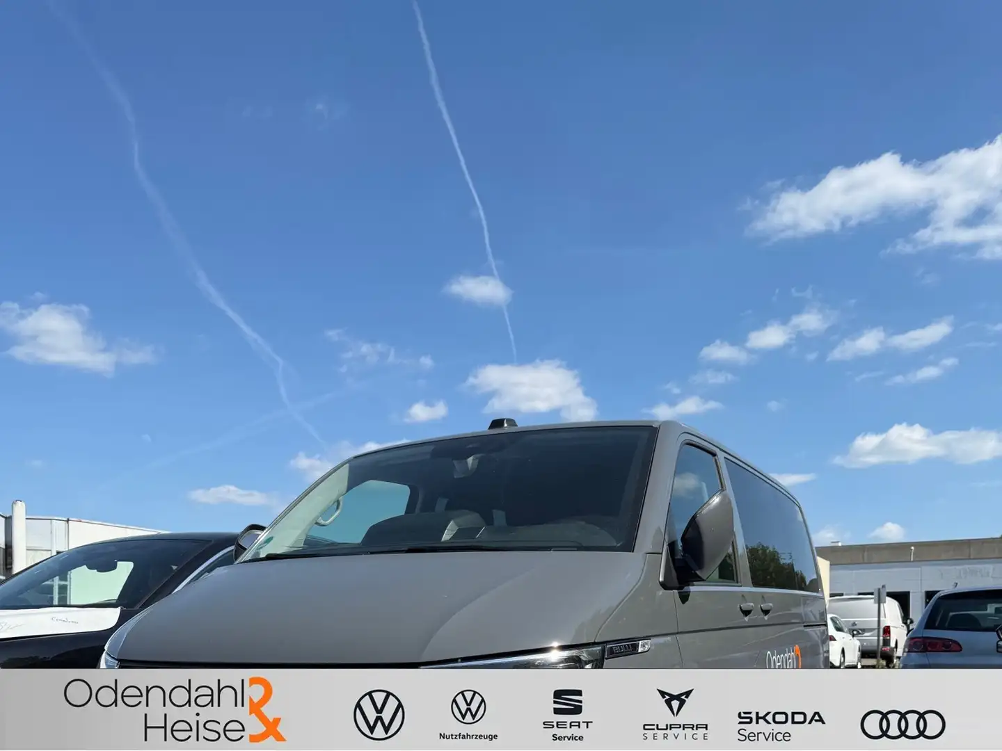 Volkswagen T6.1 Transporter Kombi Motor: 2,0 l TDI SCR 110 kW Grau - 1
