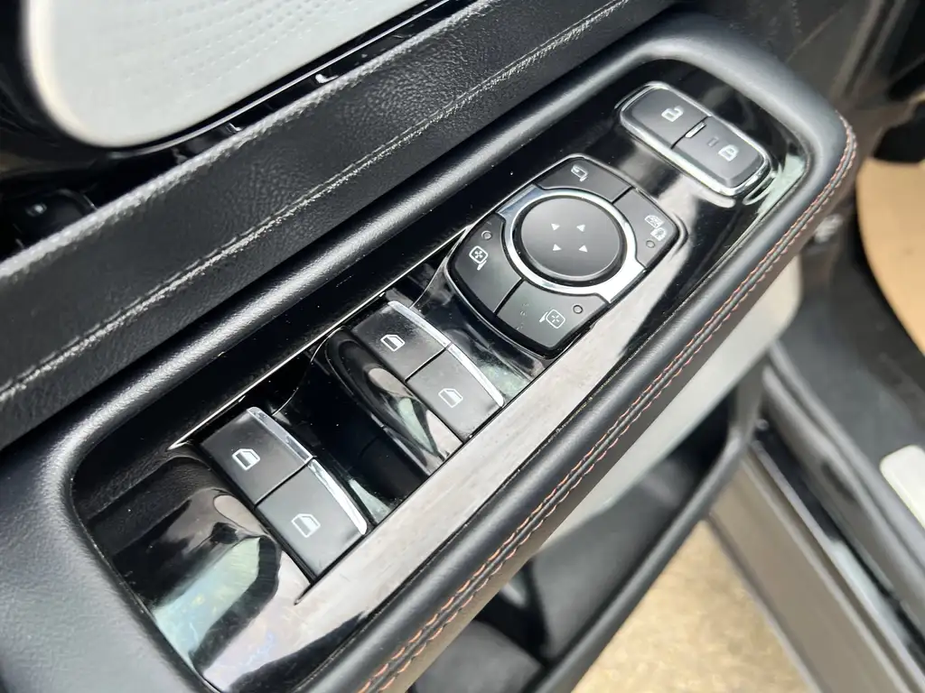 2023 Lincoln Aviator Reserve | Illumination Pkg | Revel 3D Audio | Moon — photo 6