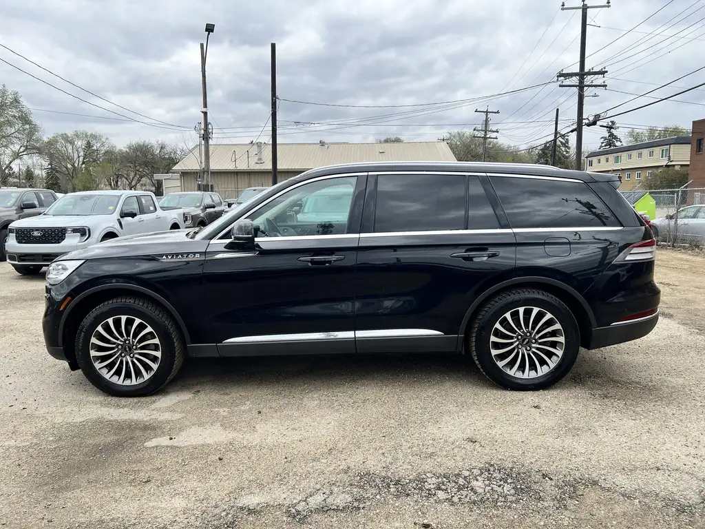 2023 Lincoln Aviator Reserve | Illumination Pkg | Revel 3D Audio | Moon — photo 4