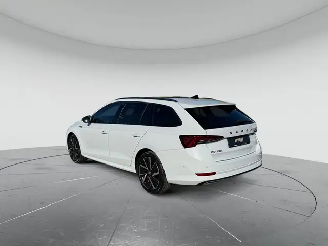Skoda Octavia view 3