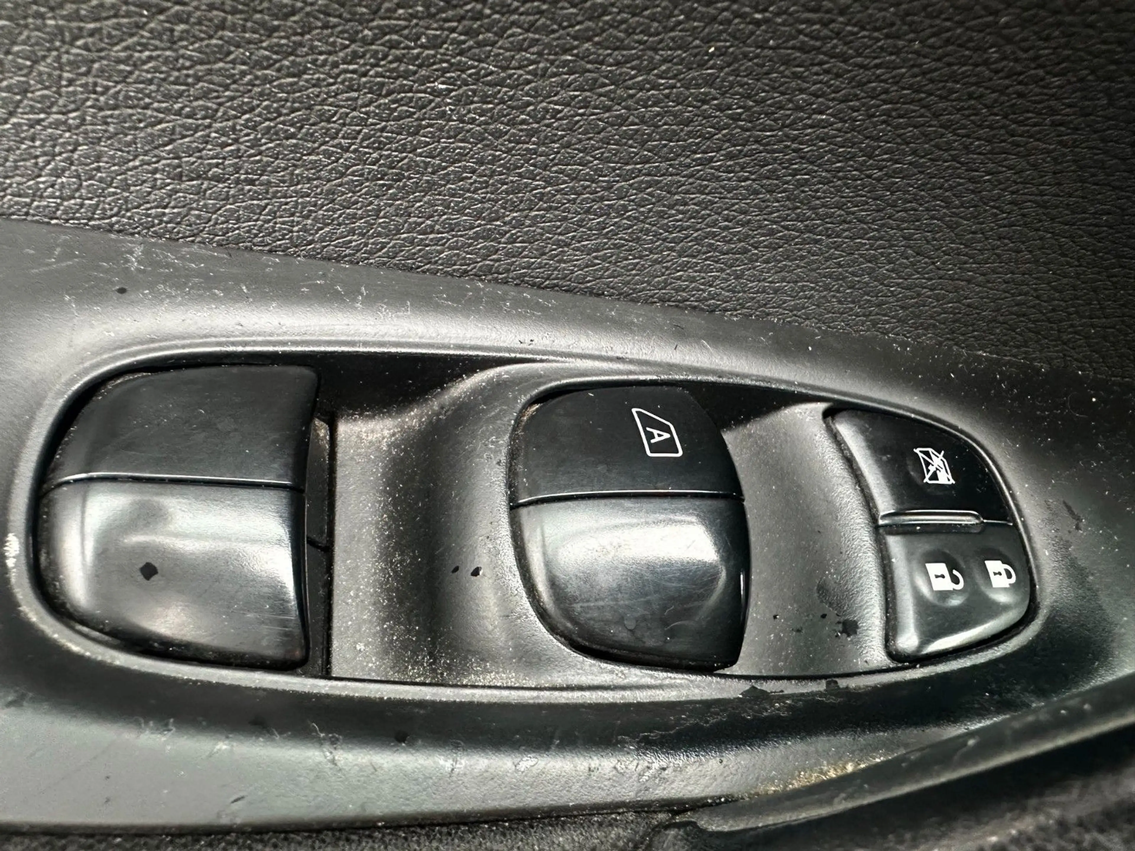 Nissan Qashqai Autom. / Navi. / Sitzhzg. — photo 10