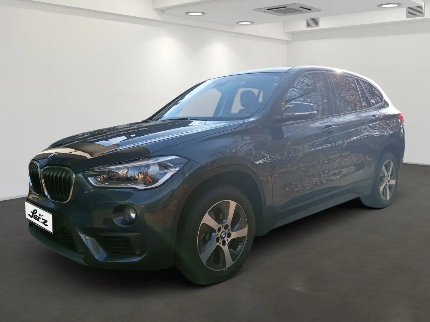 BMW X1 20i xDrive Advantage AHK. LED. Panoramadach. Rückf Gris - 2