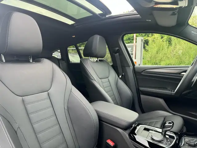 BMW X4 view 11