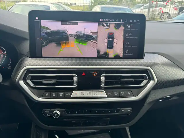 BMW X4 view 10