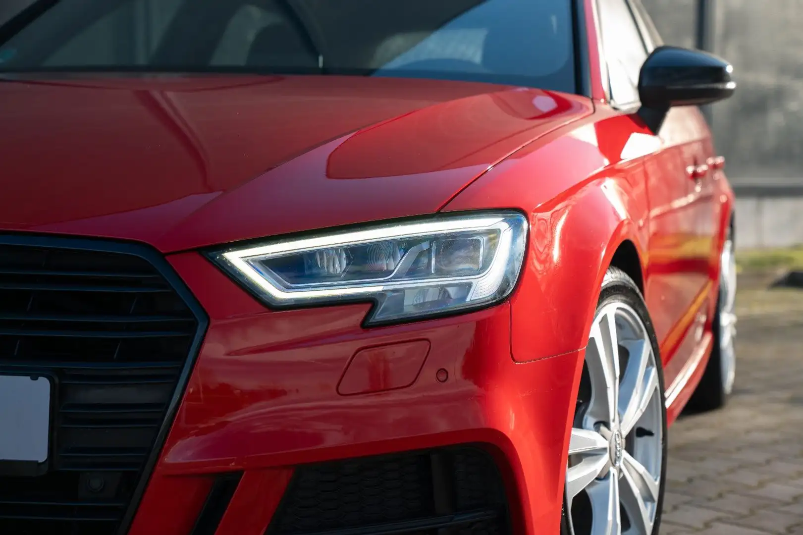Audi A3 Sportback 40 TFSI quattro*S LINE*LED*TEMP*SHZ Rot - 2
