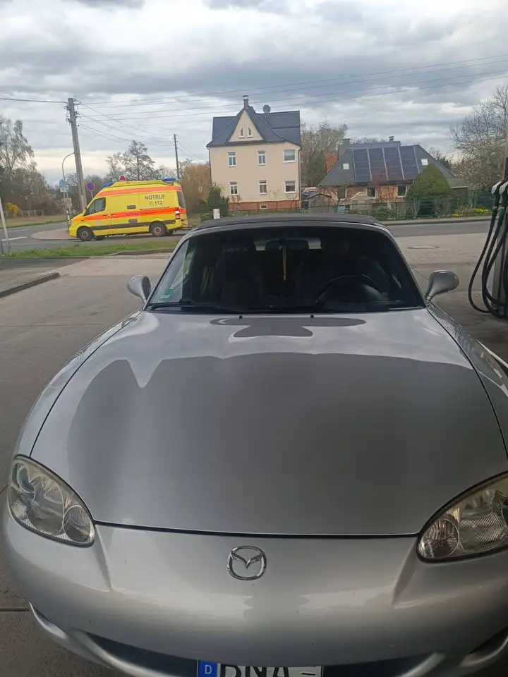 Mazda MX-5 1.6i 16V, foto 1