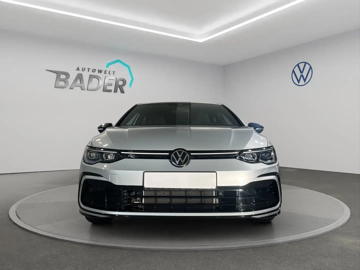 Volkswagen Golf VIII Navi LED AHK R-Line eTSI Silber - 2
