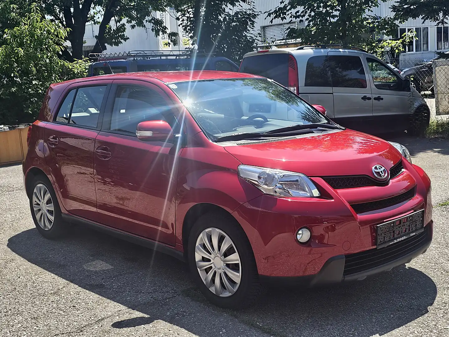Toyota Urban Cruiser 1,33 dVVT-i S&S High Nur 70000 KM! 1-Hand ! WR ... Rot - 1