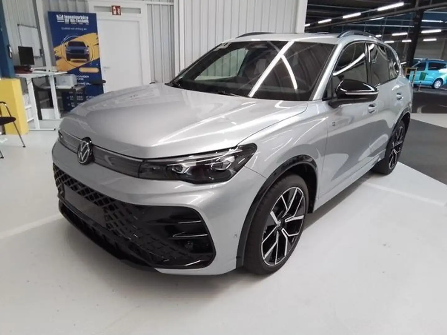 Volkswagen Tiguan 2.0 TSI 4M R-Line *AHK*HEAD-UP*MATRIX*KAMERA* Argent - 2