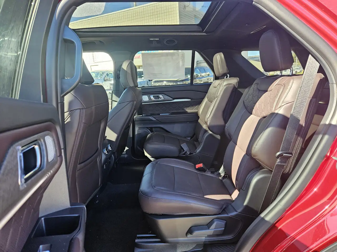 Ford Explorer снимка Ford Explorer