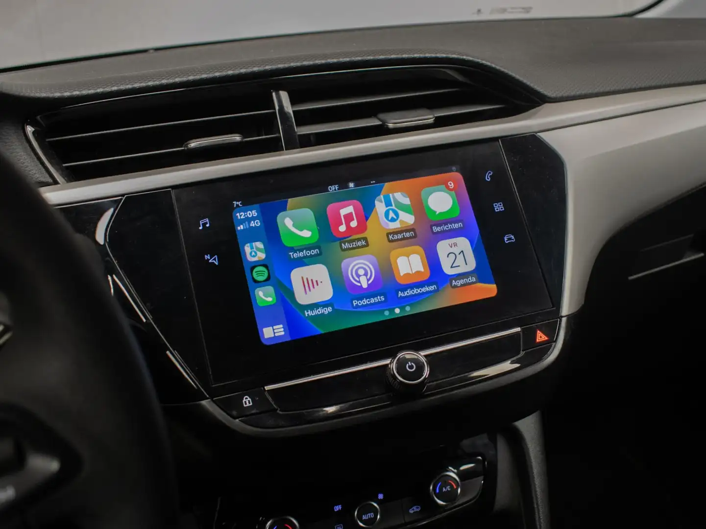 Opel Corsa-e Edition 50 kWh Sport (APPLE CARPLAY,NAVI,LED,SPORT Gris - 2