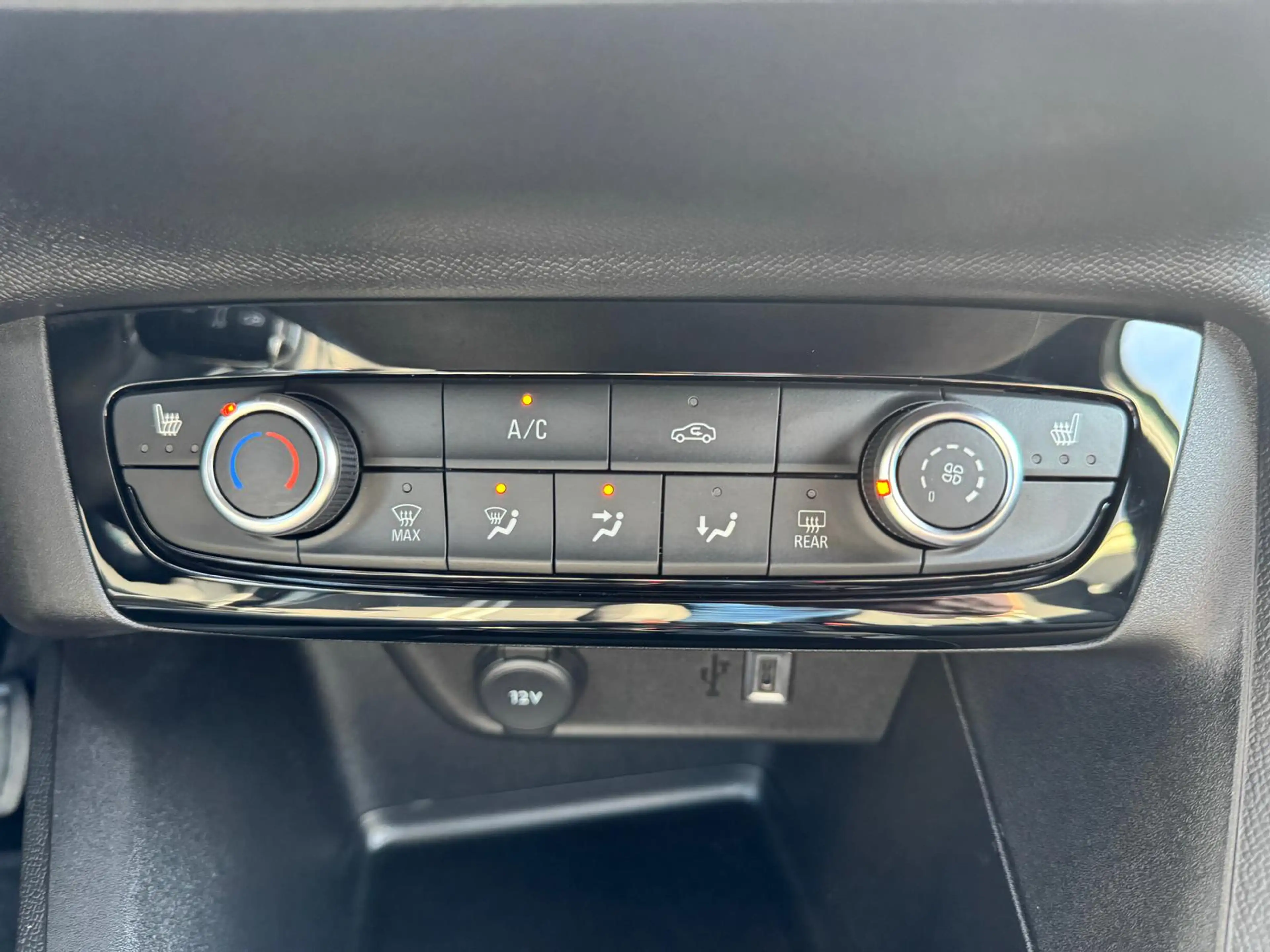 Opel Corsa 1.2 YES Hybrid Automatik *LED *DAB *PDC — photo 14
