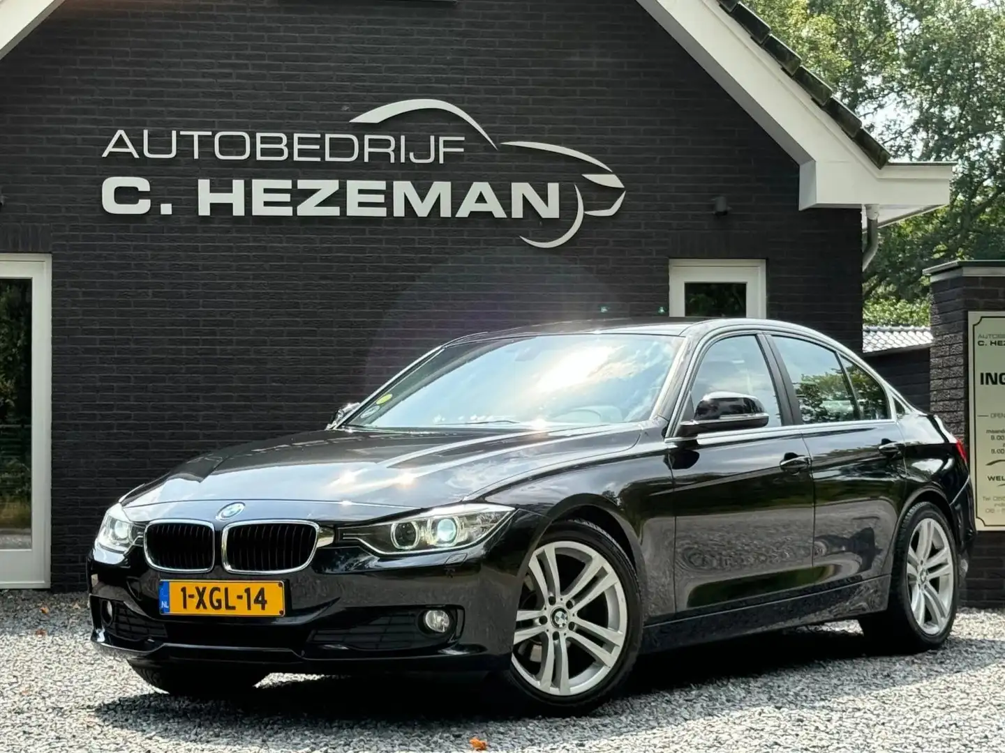 BMW 320 3-serie 320d EfficientDynamics Edition Executive A Černá - 1