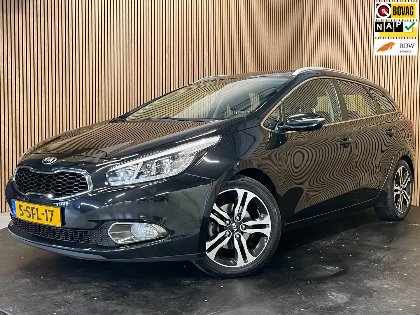 Kia Ceed SW / cee'd SW Sportswagon 1.6 GDI 20th Anniversary |TREKHAAK|NAV Zwart - 1