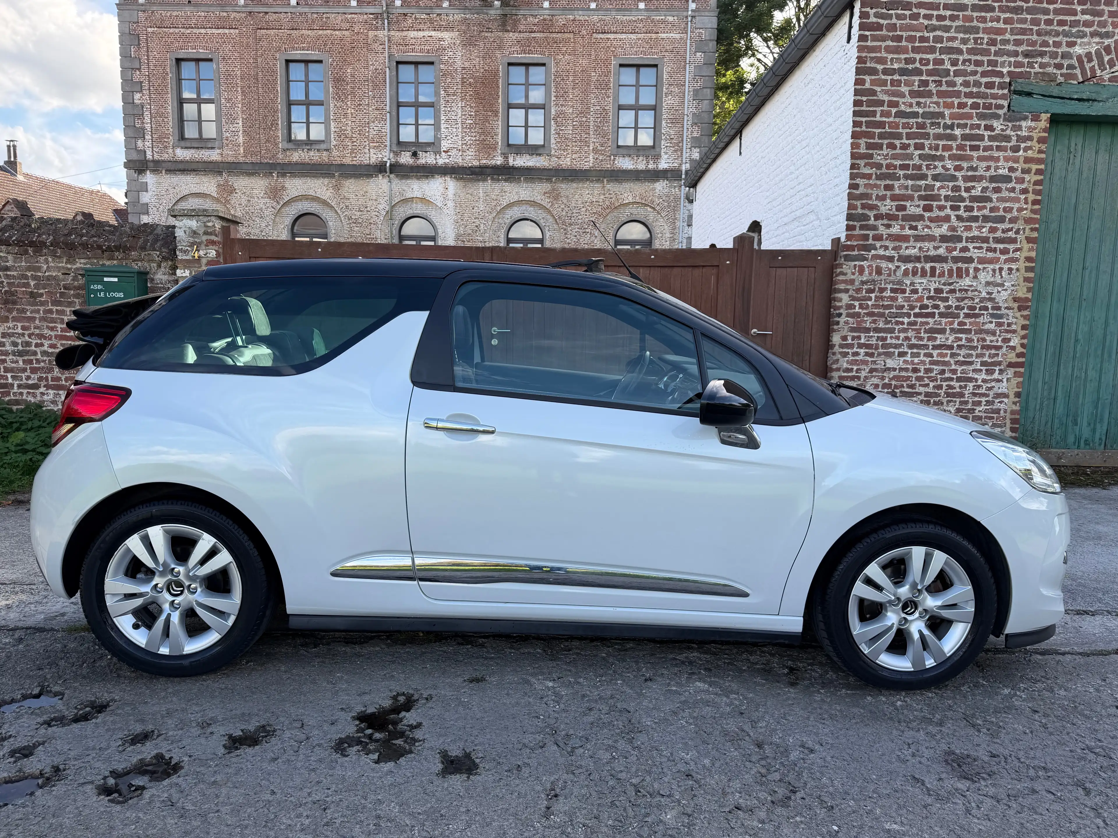 Citroen DS3 Cabrio 1.6 e-HDi So Chic *GPS || AIRCO || CRUISE* — photo 2