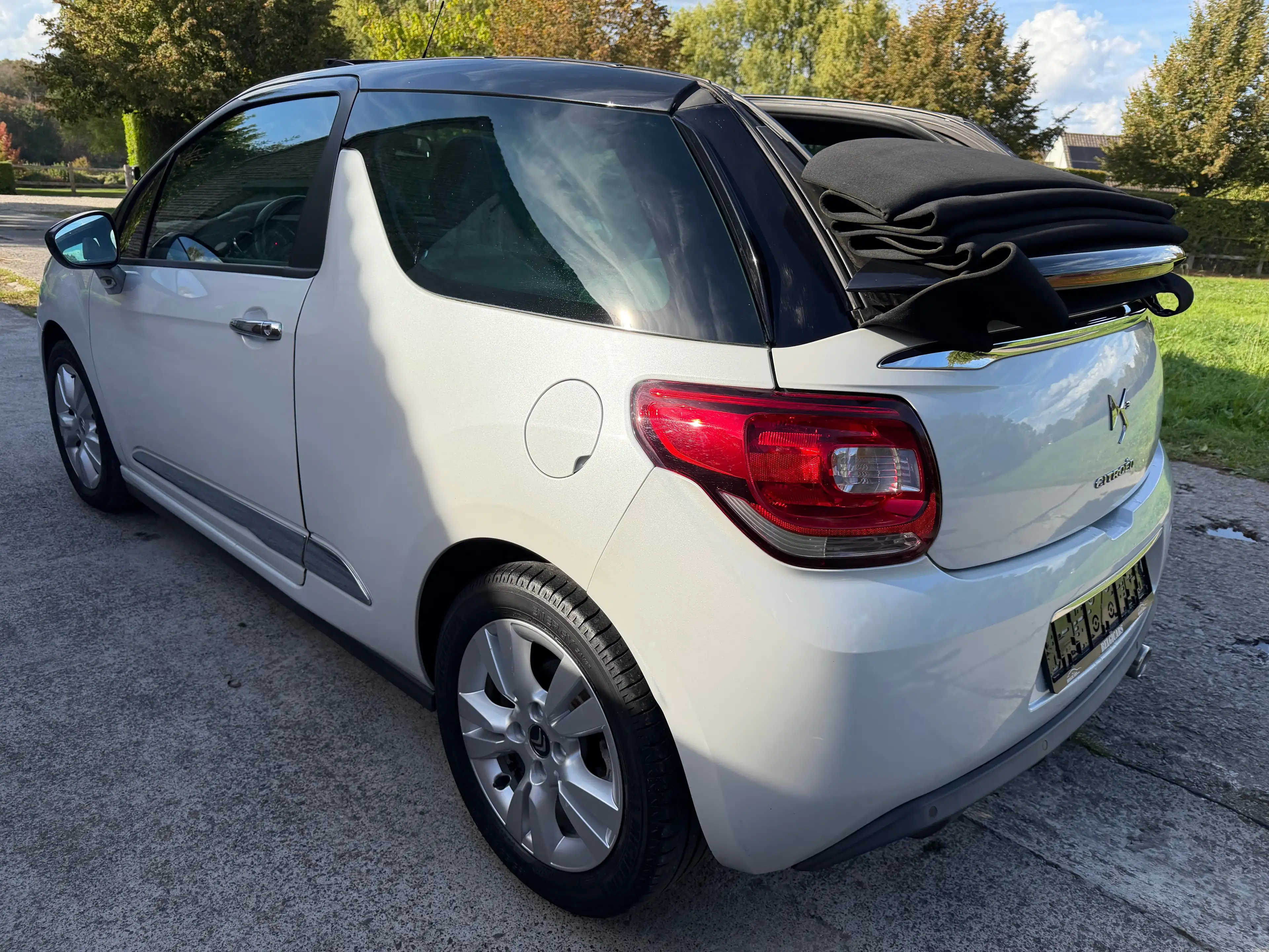 Citroen DS3 Cabrio 1.6 e-HDi So Chic *GPS || AIRCO || CRUISE* — photo 5