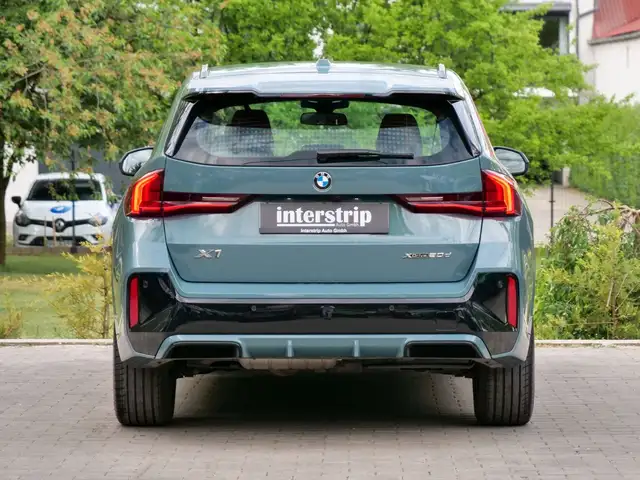 BMW X1 view 5
